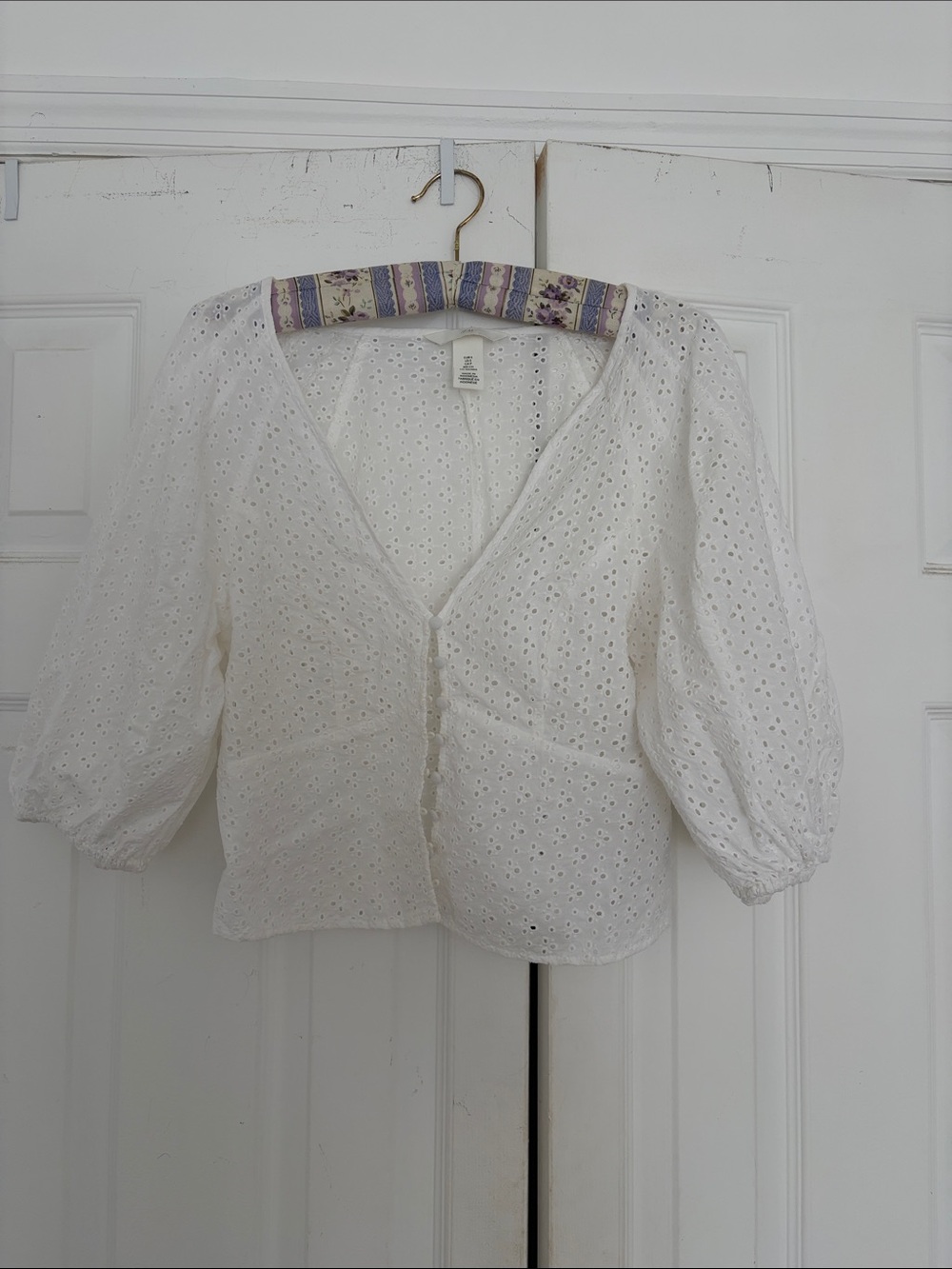 H&M White Eyelet Button-Front Puff Sleeve Blouse